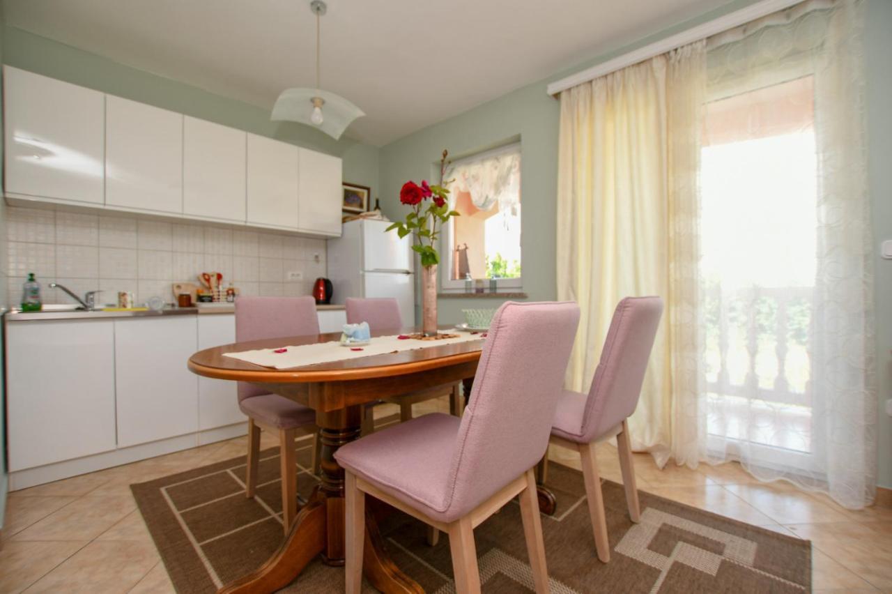Apartment Emilija Porec Esterno foto