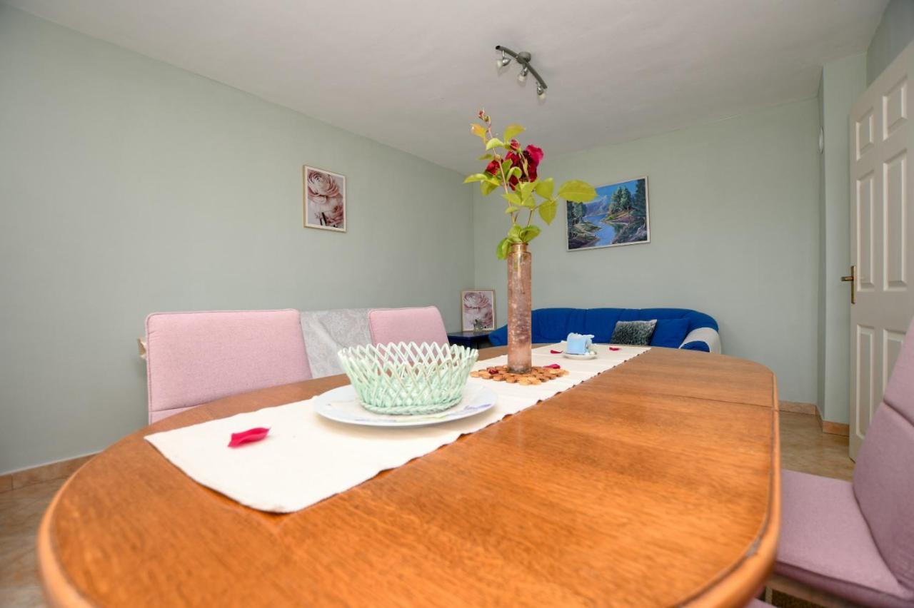 Apartment Emilija Porec Esterno foto