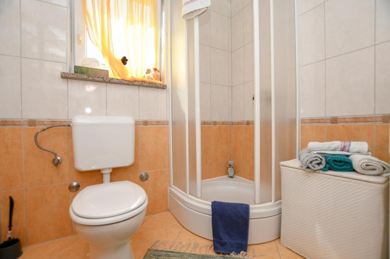 Apartment Emilija Porec Esterno foto